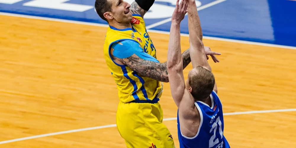 Mačā 18 punktus guva Ronalds Zaķis.