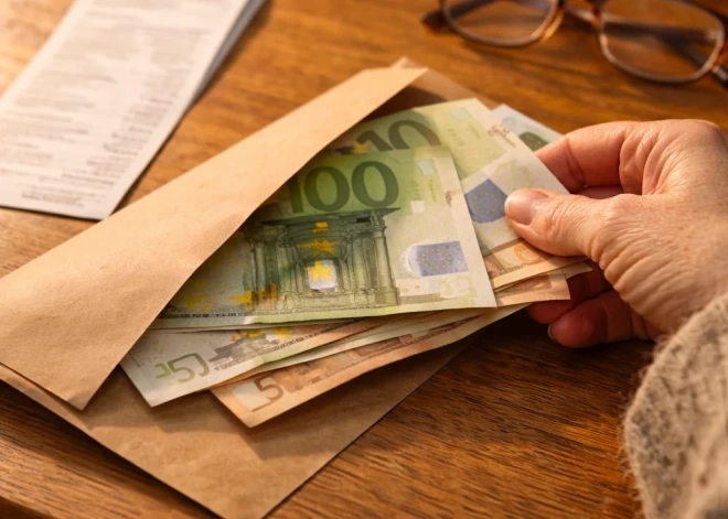 "Пишите - женщина в самом расцвете лет": пенсионерка из Риги выиграла 10 000 евро