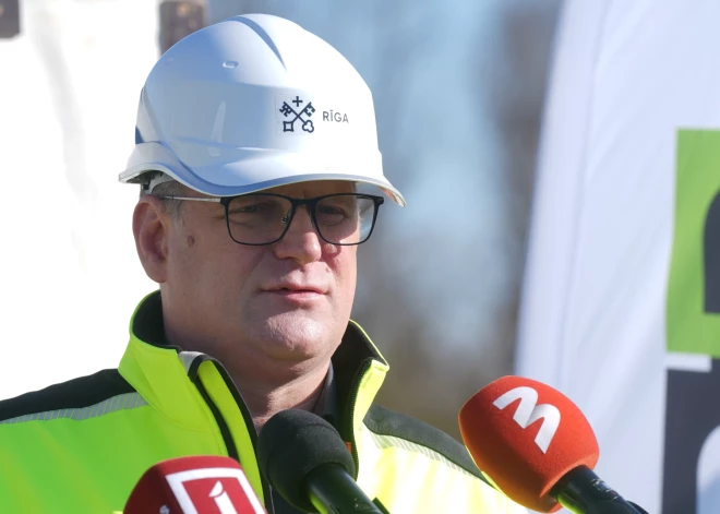 У мэра Риги появился новенький Renault Rafale, в то время как его долговые обязательства заметно выросли