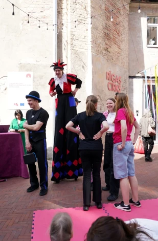 Pasaules cirka diena Rīgas cirkā.