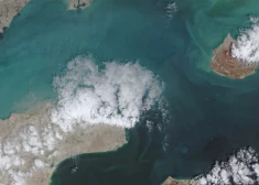 Irāna paziņo, ka Vašingtona ir lauzusi solījumu un atkal slēdz Hormuza šaurumu