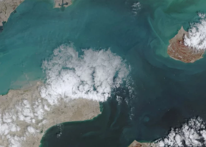 Irāna paziņo, ka Vašingtona ir lauzusi solījumu un atkal slēdz Hormuza šaurumu