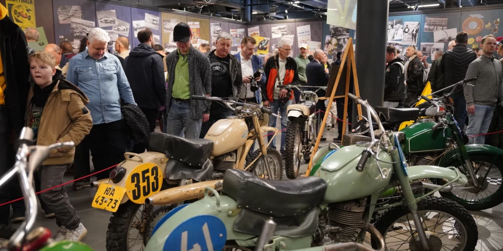 Rīgas Motormuzeja apmeklētāji varēja iepazīties ar leģendārās Biķernieku trases bagāto vēsturi.