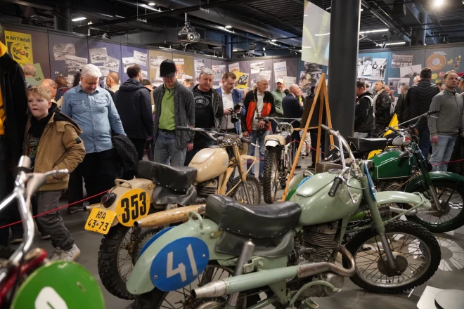Rīgas Motormuzeja apmeklētāji varēja iepazīties ar leģendārās Biķernieku trases bagāto vēsturi.