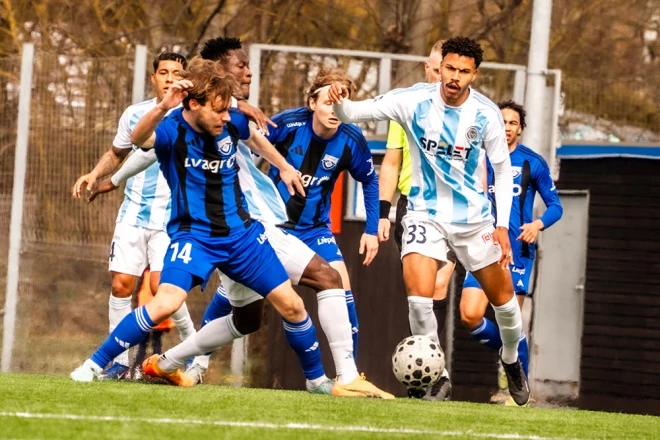  "Riga" futbolisti Liepājā cīnās ar "Grobiņu".