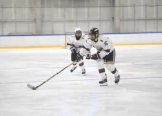 Latvijas sieviešu hokeja izlase pasaules čempionātu noslēdz ar zaudējumu