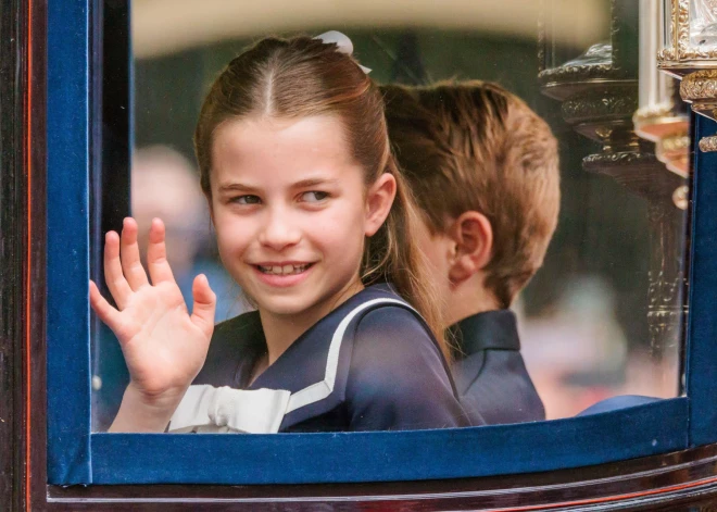 Piezīme par princesi Šarloti likusi karalienei Elizabetei II starot