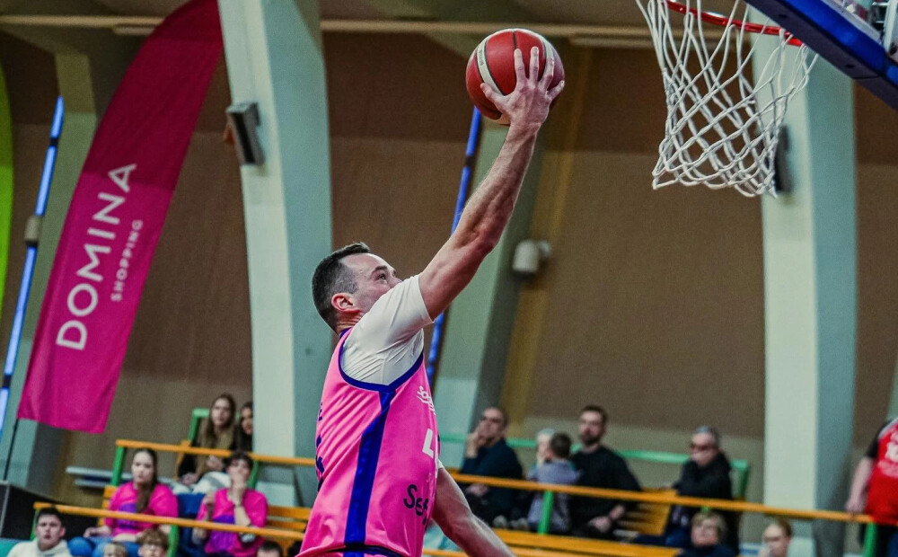 “Rīgas zeļļi” ar pārliecinošu uzvaru pār “Liepāju” iekļūst LBL pusfinālā