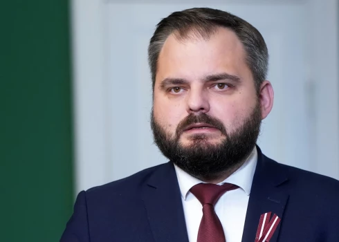 Руководитель фракции «Нового Единства» Эдмунд Юревиц задекларировал доход почти в 82 тысячи евро.