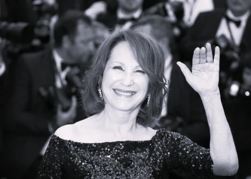 Aizsaulē devusies franču aktrise Natālija Beja.