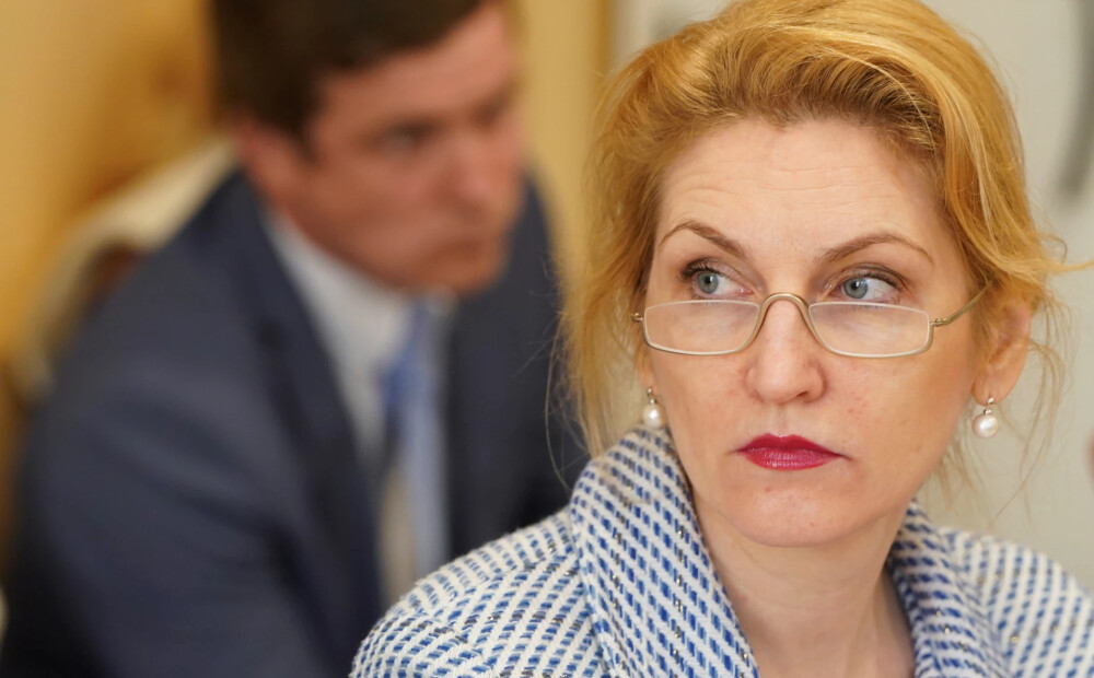 Deputāte Stobova bezskaidrā naudā uzkrājusi teju 100 000 eiro