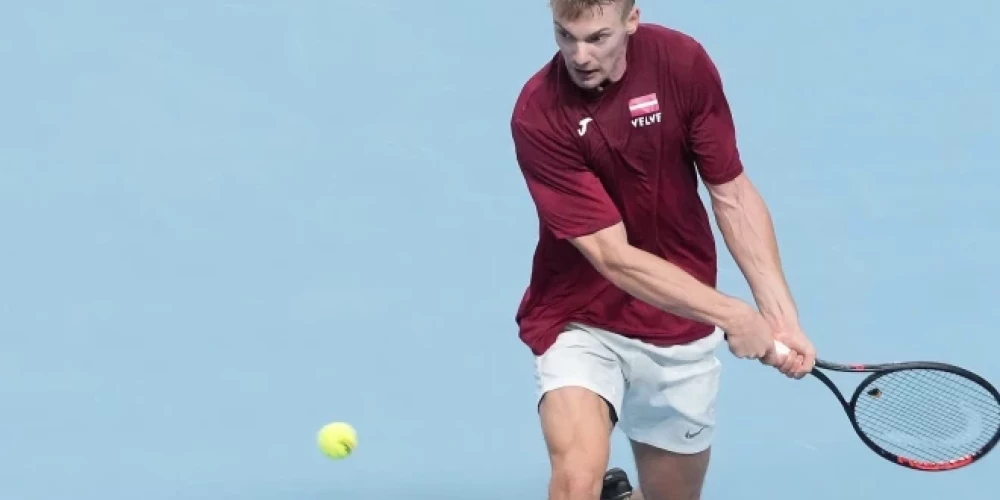 Latvijas tenisists Roberts Štrombahs svētdien piedzīvoja zaudējumu Starptautiskās Tenisa federācijas (ITF) Šarm eš Šeihas M-25 turnīra finālā.