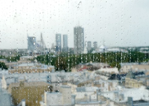 В Латвии ненадолго потеплеет, но уже во второй половине недели станет сыро, ветрено и холодно.