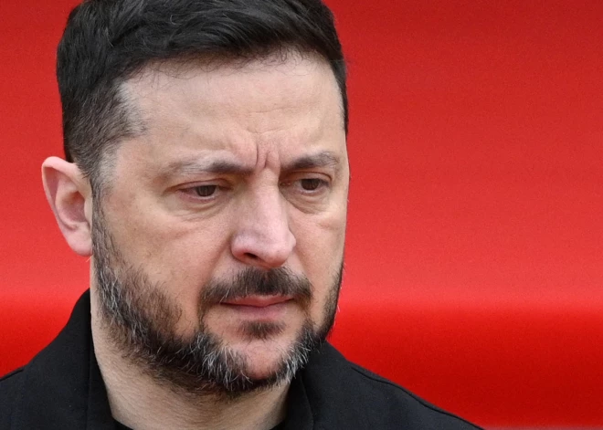 Zelenskis kritizē ASV lēmumu atkal atvieglot Krievijas naftai noteiktās sankcijas