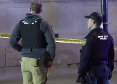 ASV ģimenes strīdā vīrietis nošauj astoņus bērnus