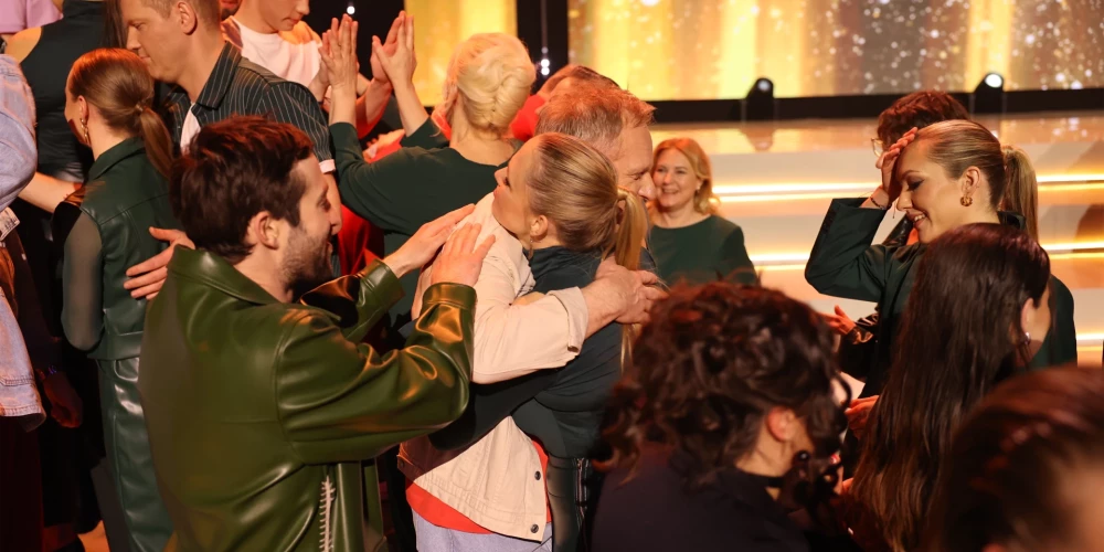 Šovā “Koru kari” aizvadīts novadnieku vakars, taču vienam korim nācās šovu pamest