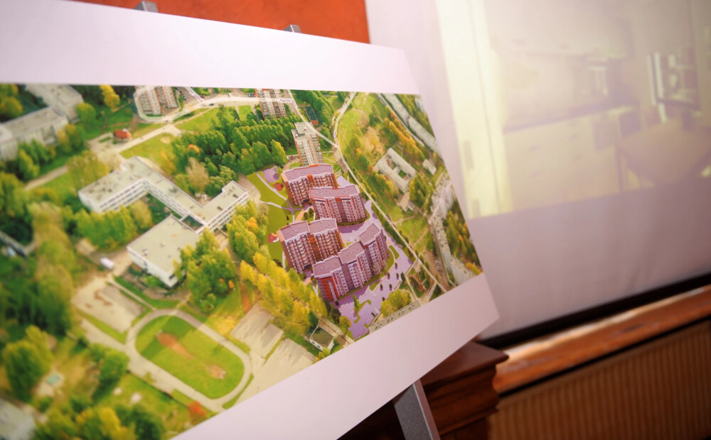 Ģimenei ar bērniem draud palikšana uz ielas: tiesa lemj atņemt vienīgo mājokli rīdziniekiem, kuri kļuva par krāpnieka upuriem