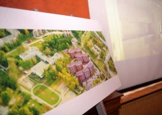 Ģimenei ar bērniem draud palikšana uz ielas: tiesa lemj atņemt vienīgo mājokli rīdziniekiem, kuri kļuva par krāpnieka upuriem. VIDEO