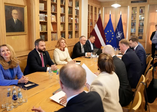 Аура привилегий, глубокое разочарование и неопределившиеся избиратели: что показывают рейтинги партий?