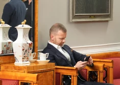 Росликов уехал, а его электорат остался: кто теперь поборется за русскоязычные голоса в Латвии