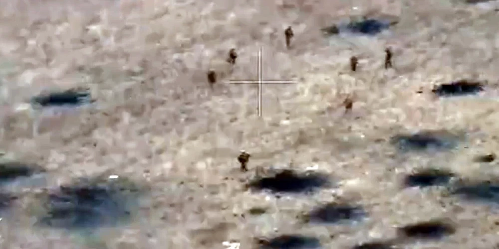 Okupantiem uzbruka ukraiņu artilērija, un pēc tam bezpilota lidaparātu apkalpes pabeidza ienaidnieka likvidēšanu.