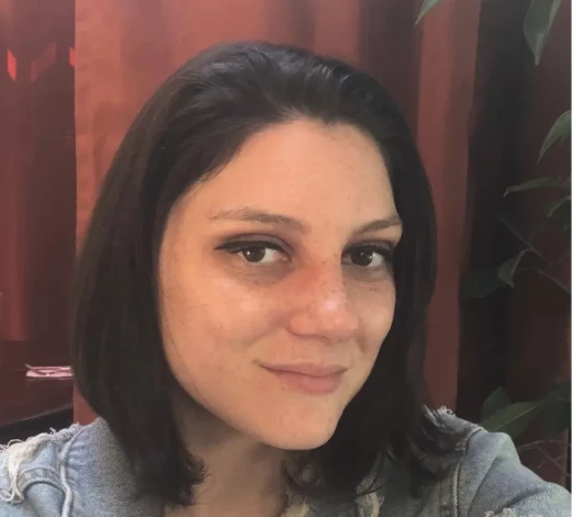 34 gadus vecā Eimija Eskridža gāja bojā 2022. gada 11. jūnijā, 34 gadu vecumā. Kā viņas nāves cēlonis norādīta pašnāvība.