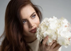 Инфлюенсер и модель Анастасия Алексеевская, перенесшая пересадку почки, борется за здоровье латвийцев