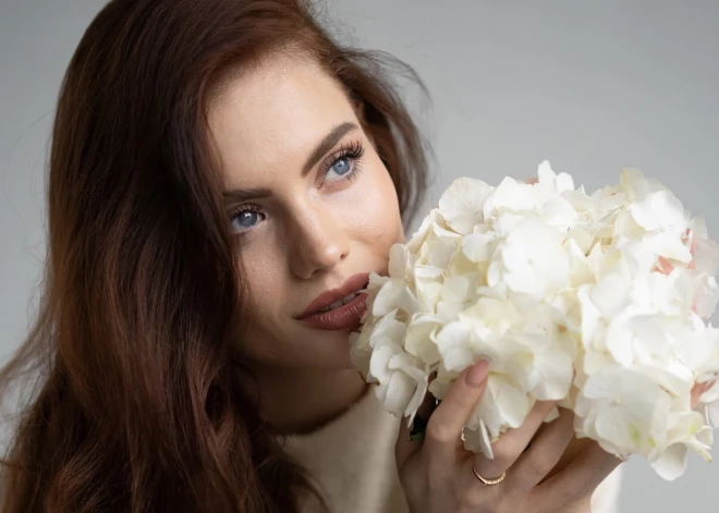 Инфлюенсер и модель Анастасия Алексеевская, перенесшая пересадку почки, борется за здоровье латвийцев