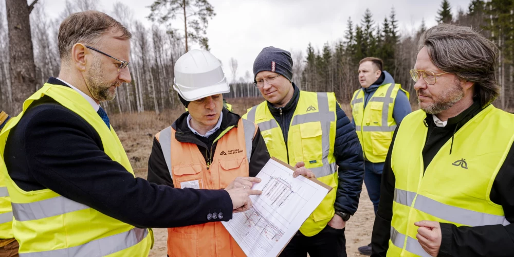 Sēlijas poligona pievedceļa būvniecībā purvainā apvidū izmanto īpašu grunts kolonnu tehnoloģiju.