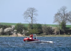 Pārsteidzošs pavērsiens Baltijas jūrā iestrēgušā kuprvaļa drāmā