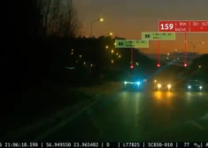 VIDEO: ātruma kontroles nedēļa nesusi rezultātus – policija vairākus pārkāpējus atstāj bez tiesībām