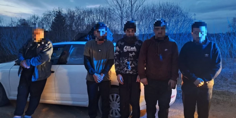 Brīvdienās aizturēti trīs nelikumīgi valsts robežu šķērsojušu personu pārvadātāji.