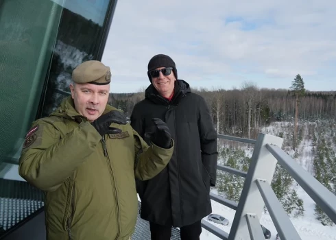 Ринкевич призвал Латвию забыть, что союзники обеспечат ее всем необходимым в случае кризиса.