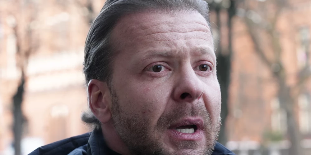 Aleksejs Rosļikovs Baltkrievijā ticis pie iespējas spēlēt "trimdas politiķi".