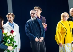 FOTO: Dailes teātrī pirmizrādi piedzīvo režisora Kairiša iestudējums "Pirmavots"