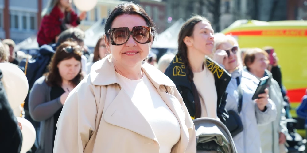 Gunta Skrastiņa sieva Elita neslēpj: līdzko sāk pieminēt vīru, tā acīs sariešas asaras un sirds joprojām smeldz. 