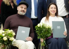 Rožkova un Lasmans ar uzvaru sāk Latvijas čempionātu ratiņkērlingā