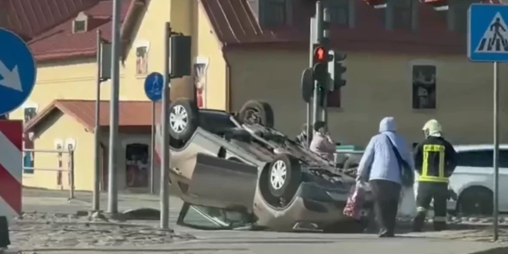Kārtējā avārija liek runāt par satiksmes drošību pie “Lidl” Ogrē.