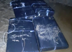 Robežsargi no Daugavas izņem 60 000 kontrabandas cigarešu