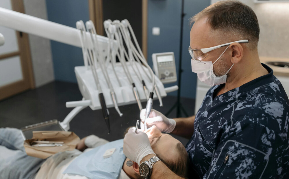 Pēc neveiksmīgas zobu procedūras Turcijā 48 gadus vecs polis izdara pašnāvību