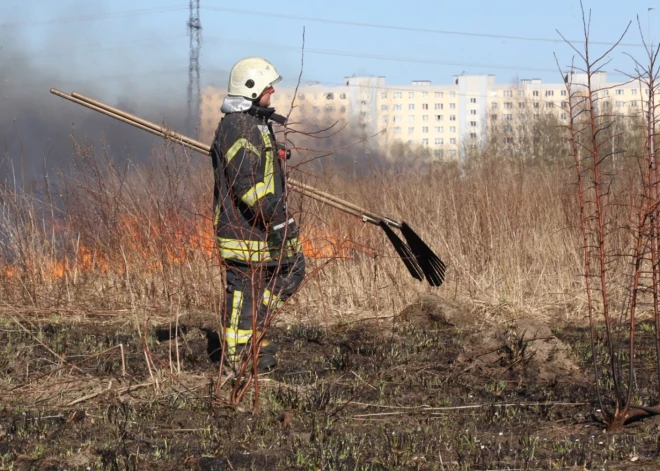 Diennakts laikā Latvijā dzēsti 27 kūlas ugunsgrēki