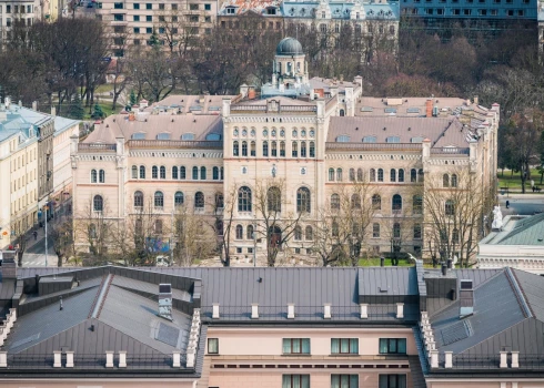 Uzsākta Latvijas Universitātes galvenās ēkas atjaunošana. 