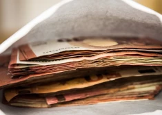 Uzdodoties par labdarības organizāciju, organizēta grupa vervēja un ekspluatēja nepilngadīgos