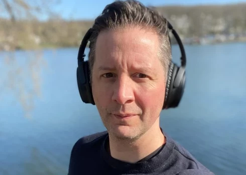 Bezvēsts pazudis Francijas pilsonis Pjērs Nikolā Bosāns (Pierre-Nicolas Baussand).