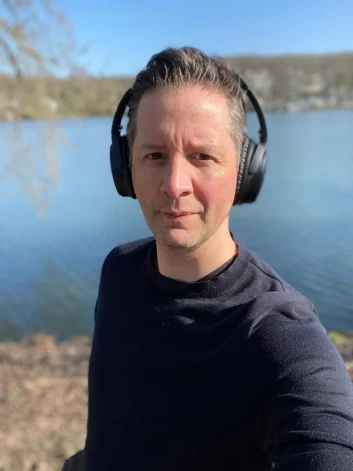 Bezvēsts pazudis Francijas pilsonis Pjērs Nikolā Bosāns (Pierre-Nicolas Baussand).