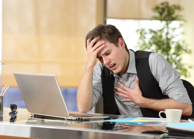 Как понять, что это инфаркт, а не стресс: объяснение кардиолога