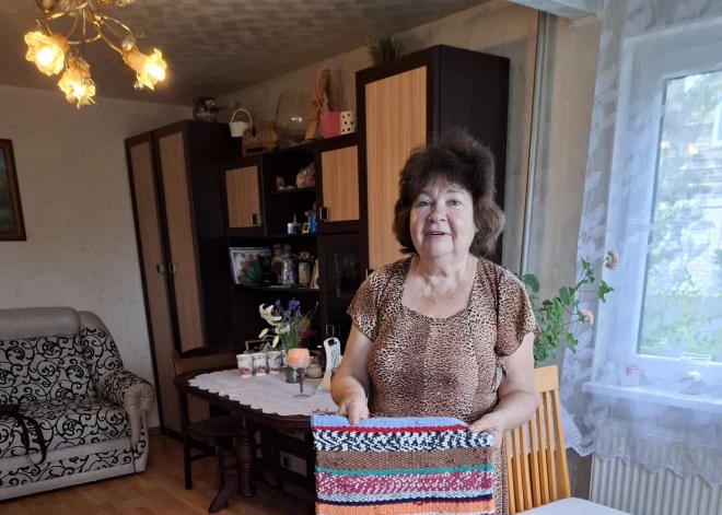 Ērglēnietei Gaļinai Graudiņai dienas paiet ātri: "Esmu noaudusi audeklus jau puskilometra garumā"