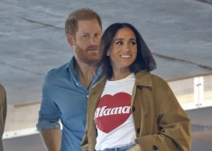 Vai nav par dārgu? Megana Mārkla prasa 64 dolārus par sveci, kam iedvesmojusies no savu bērnu matu krāsas