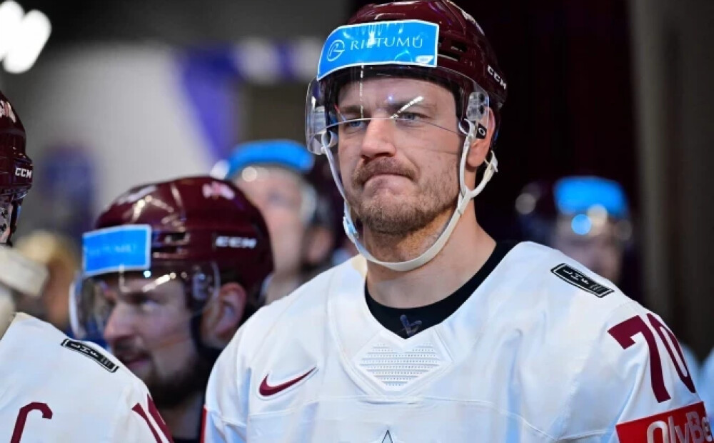 Latvijas hokeja izlasē šajā pavasarī nespēlēs divi pieredzējuši uzbrucēji