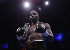 Bijušo WBO čempionu boksā Okoliju pieķer dopinga lietošanā